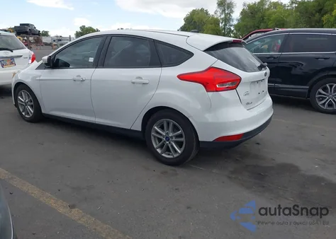 2017 Ford Focus Se z USA, uszkodzony, nr VIN 1FADP3K27HL296535